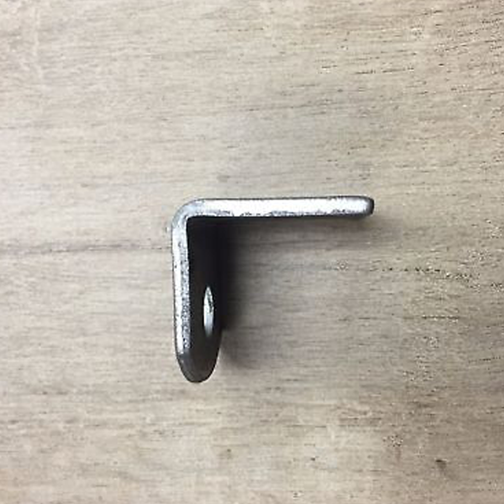 WELDED PANEL L BRACKET 1"
